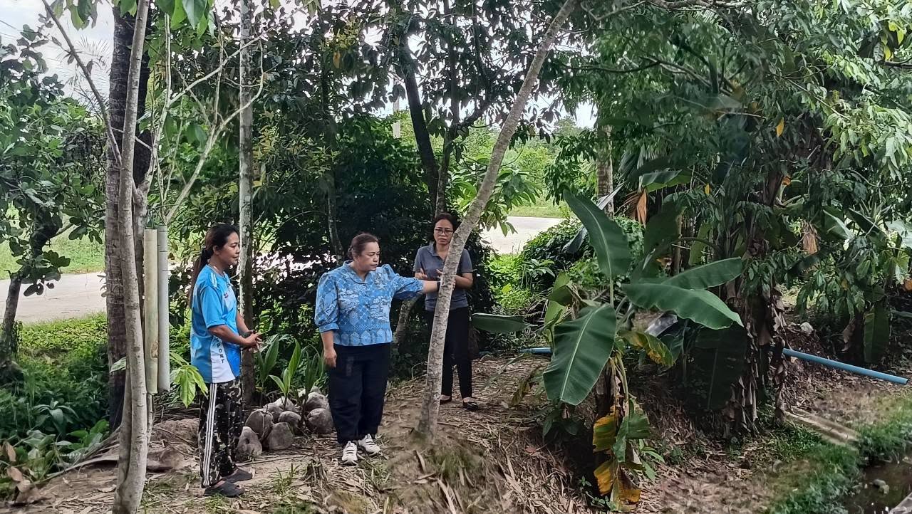พช.บางแก้ว ลงพื้นที่ติดตามศูนย์เรียนรู้ “โคก หนอง นา” มุ่งส่งเสริมการพึ่งพาตนเองอย่างยั่งยืน 